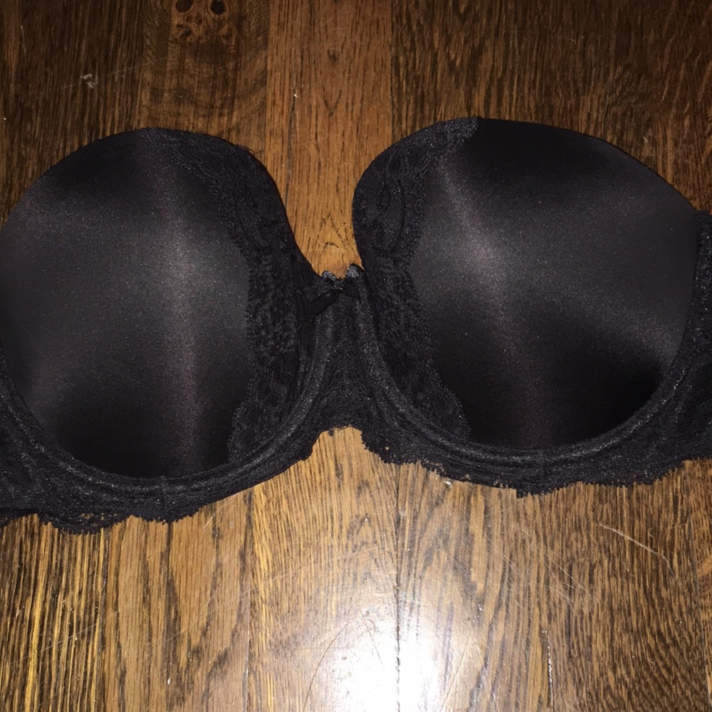 Black Strapless Bra!